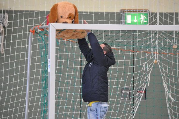1. Platz der G-Jugend beim SSV Neustadt/Sa. Hallenturnier