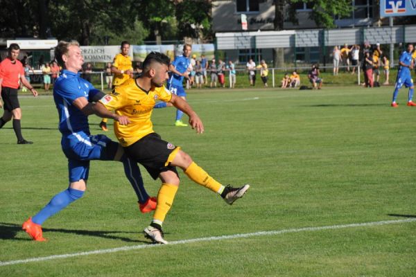 Dynamo gegen Liberec - über 2.100 Zuschauer waren dabei