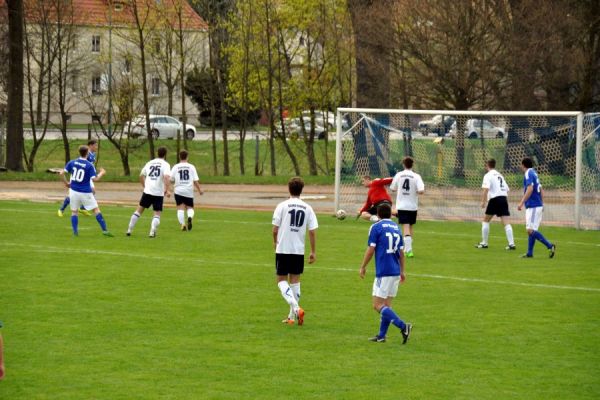 Bilder vom Spiel SSV Neustadt/Sachsen gegen FV Blau-Weiß Stahl Freital 2.