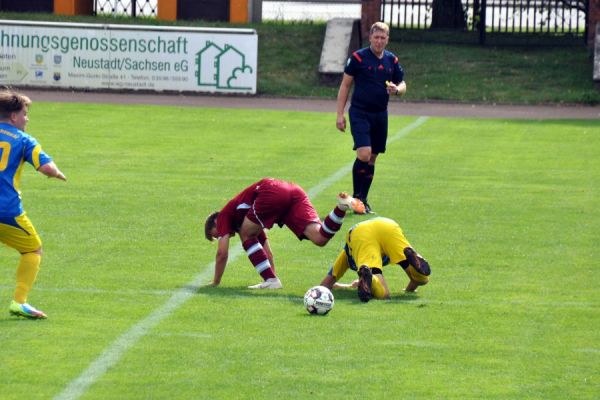 Bilder vom Spiel SSV Neustadt/Sachsen gegen FSV Dippoldiswalde