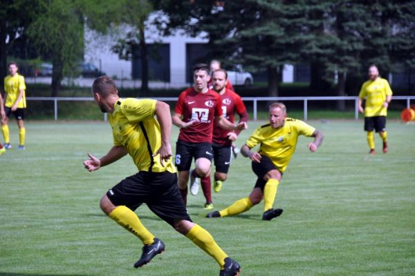 Bilder vom Spiel SSV Neustadt/Sachsen gegen SV Rabenau