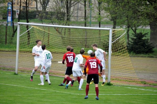 Bilder vom Spiel SSV Neustadt/Sachsen gegen Dorfhainer SV