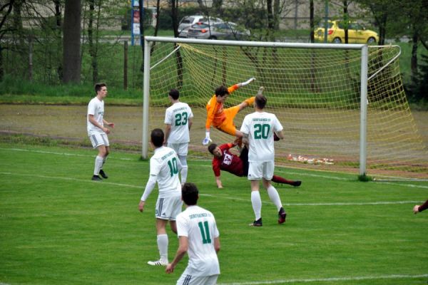 Bilder vom Spiel SSV Neustadt/Sachsen gegen Dorfhainer SV