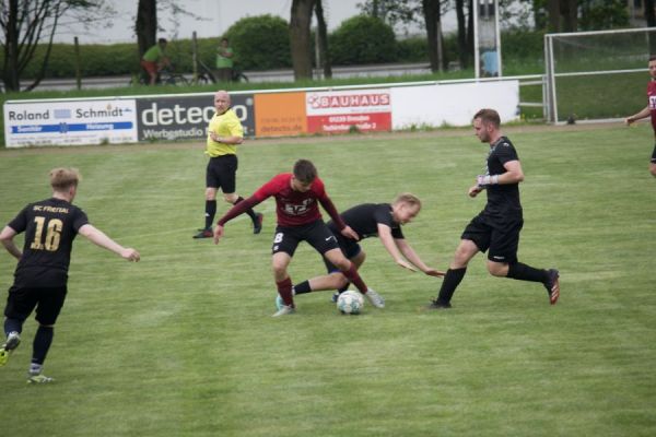 Bilder vom Spiel SSV Neustadt/Sachsen gegen SC Freital 3.