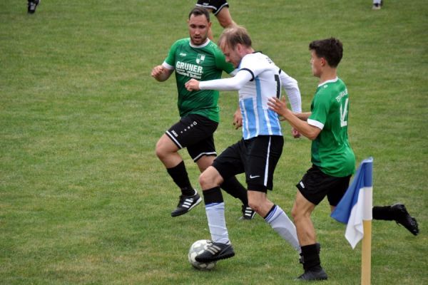 Bilder vom Spiel SSV Neustadt/Sachsen gegen TSV Graupa