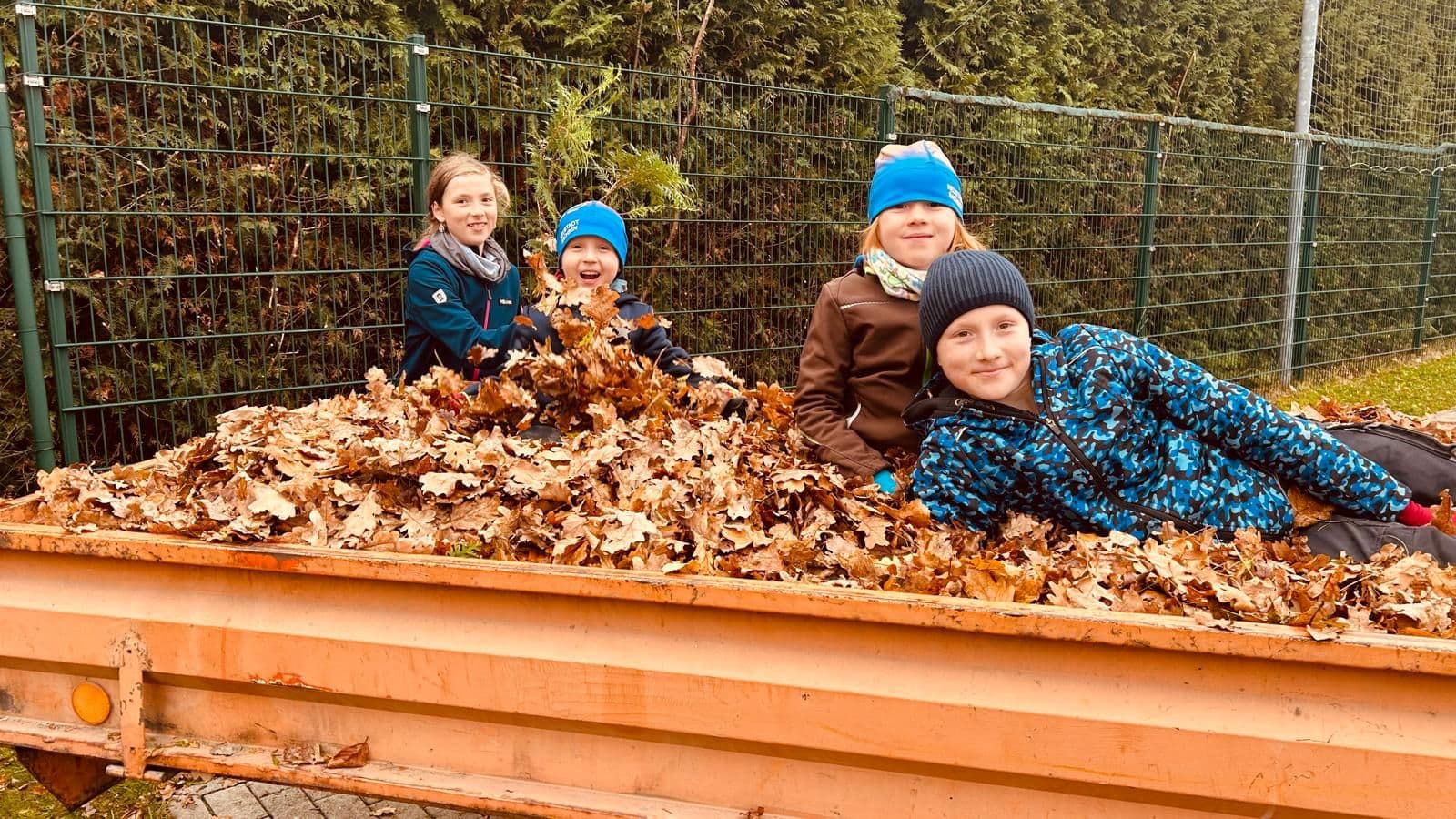 Mehr Laub als Gegner – der SSV räumt auf!